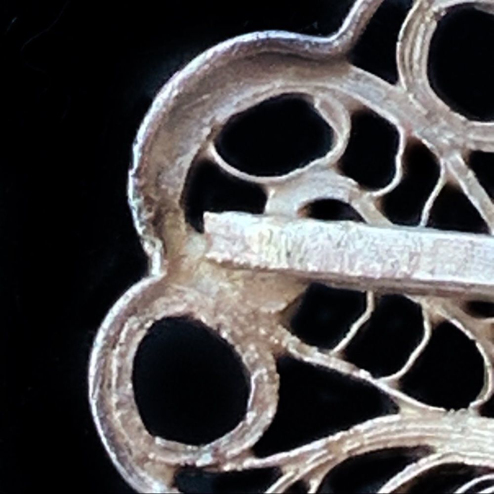 Vtg Hand made artisan intricate  Silver Mexican floral filigree pin 2” d… - Picture 7 of 9